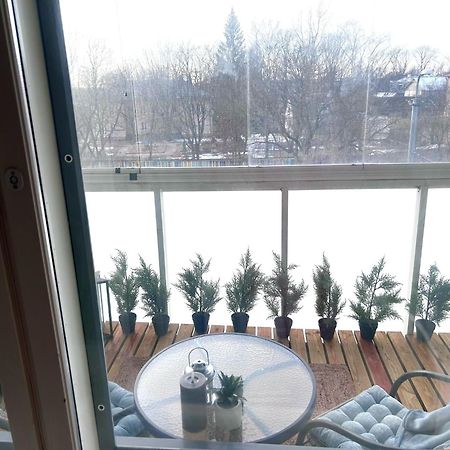 Stella'S Apartment - City Center - Free Secure Parking - Big Sun Terrace - Air Conditioning - Wifi - Tram To The Tallinn Bus Station And Old Town ภายนอก รูปภาพ