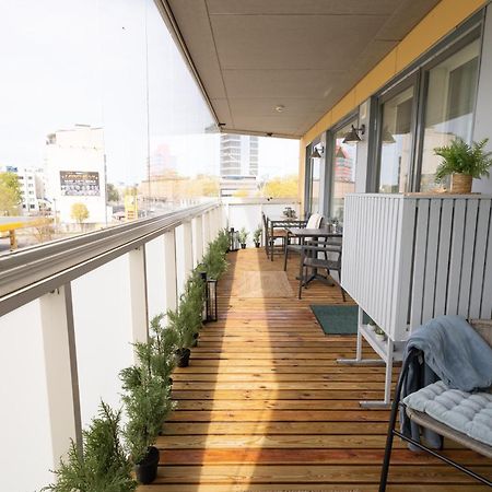 Stella'S Apartment - City Center - Free Secure Parking - Big Sun Terrace - Air Conditioning - Wifi - Tram To The Tallinn Bus Station And Old Town ภายนอก รูปภาพ