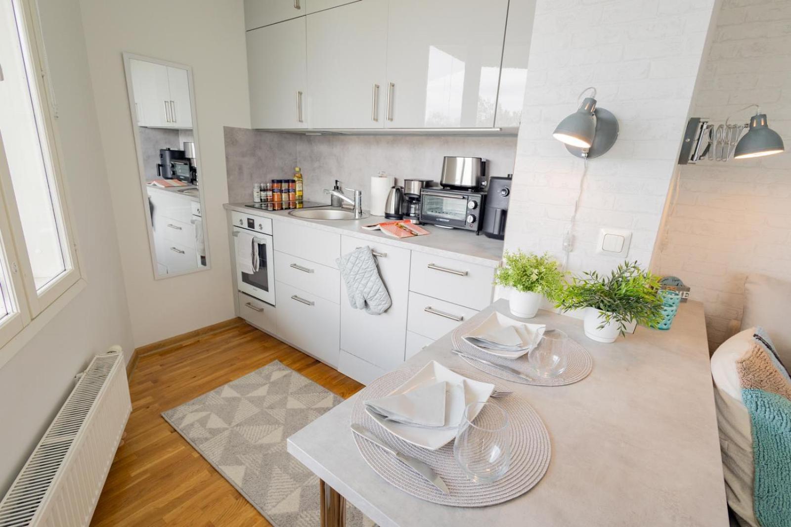 Stella'S Apartment - City Center - Free Secure Parking - Big Sun Terrace - Air Conditioning - Wifi - Tram To The Tallinn Bus Station And Old Town ภายนอก รูปภาพ