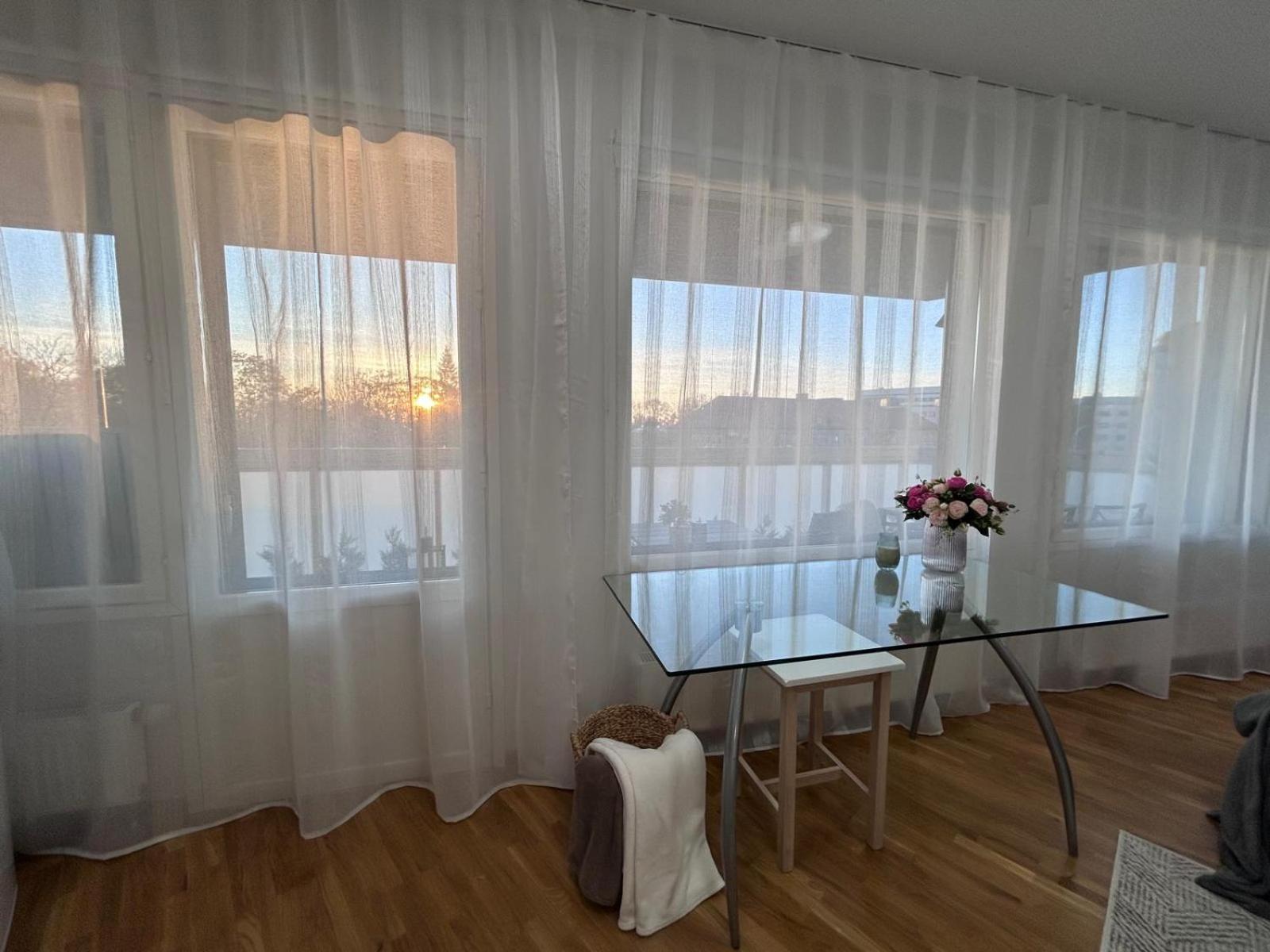 Stella'S Apartment - City Center - Free Secure Parking - Big Sun Terrace - Air Conditioning - Wifi - Tram To The Tallinn Bus Station And Old Town ภายนอก รูปภาพ
