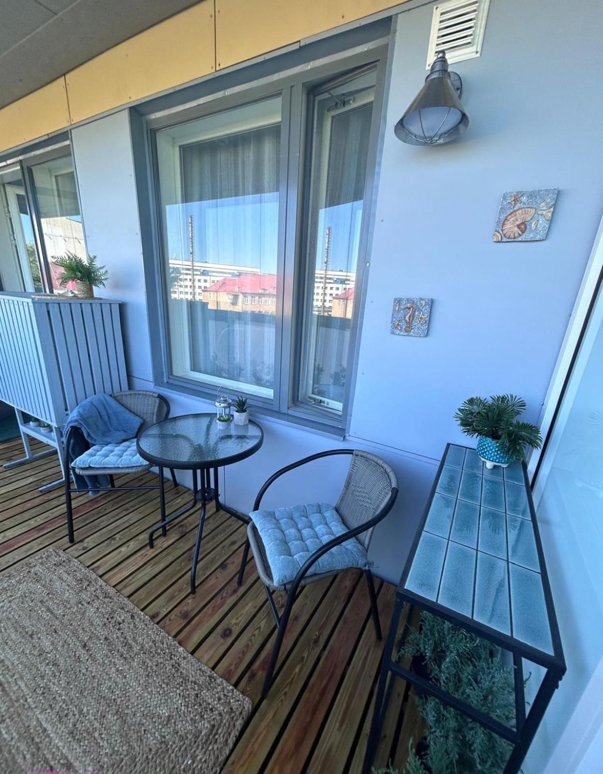 Stella'S Apartment - City Center - Free Secure Parking - Big Sun Terrace - Air Conditioning - Wifi - Tram To The Tallinn Bus Station And Old Town ภายนอก รูปภาพ