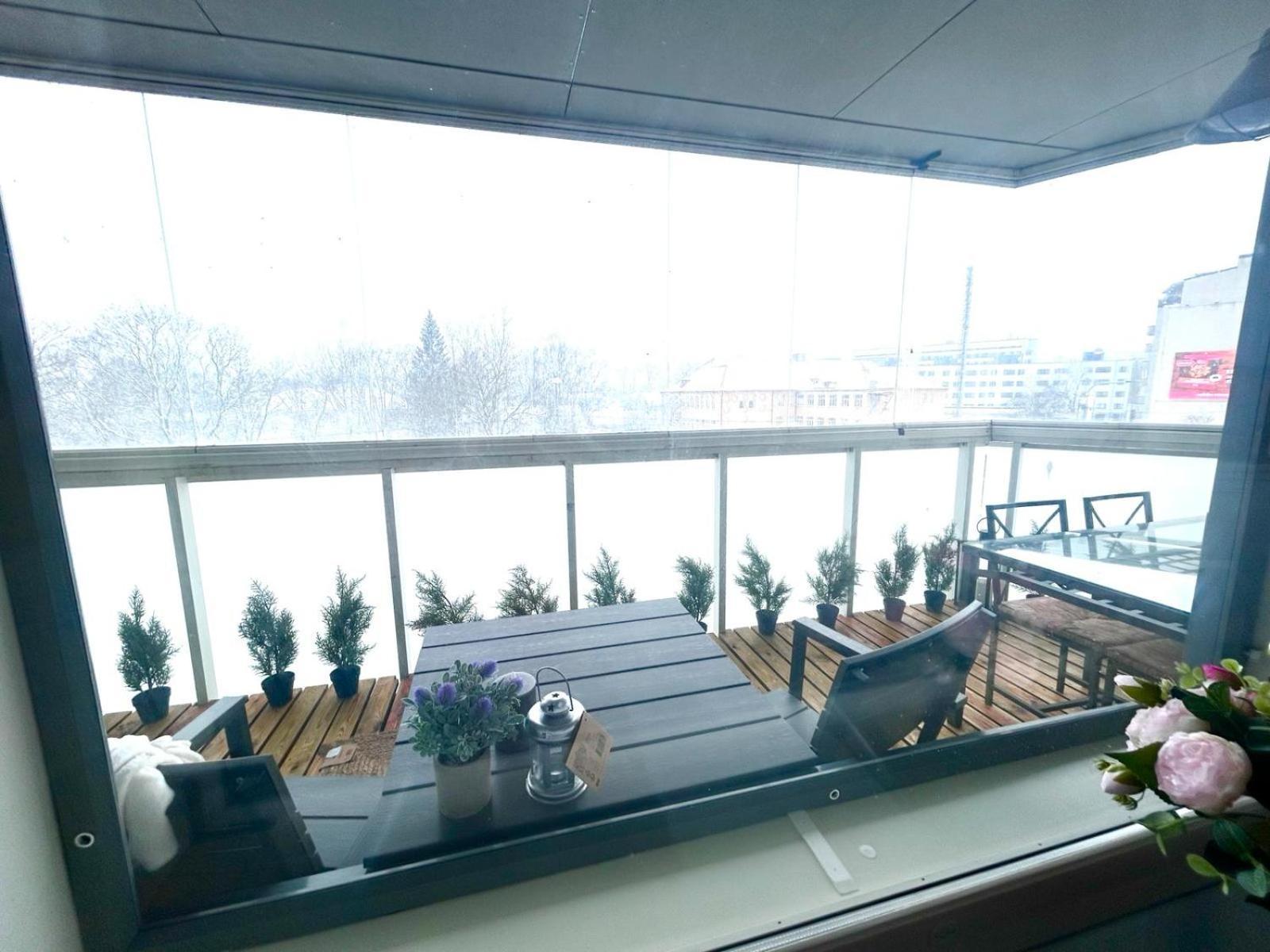 Stella'S Apartment - City Center - Free Secure Parking - Big Sun Terrace - Air Conditioning - Wifi - Tram To The Tallinn Bus Station And Old Town ภายนอก รูปภาพ