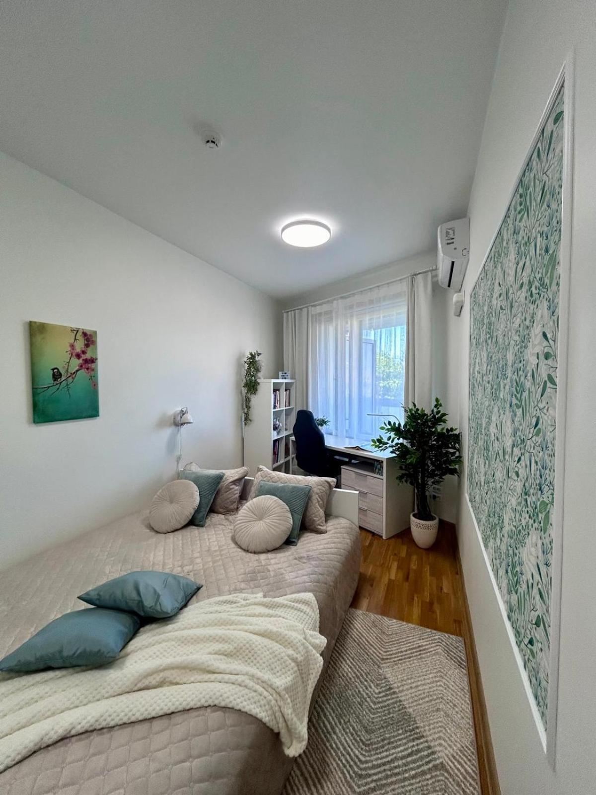 Stella'S Apartment - City Center - Free Secure Parking - Big Sun Terrace - Air Conditioning - Wifi - Tram To The Tallinn Bus Station And Old Town ภายนอก รูปภาพ