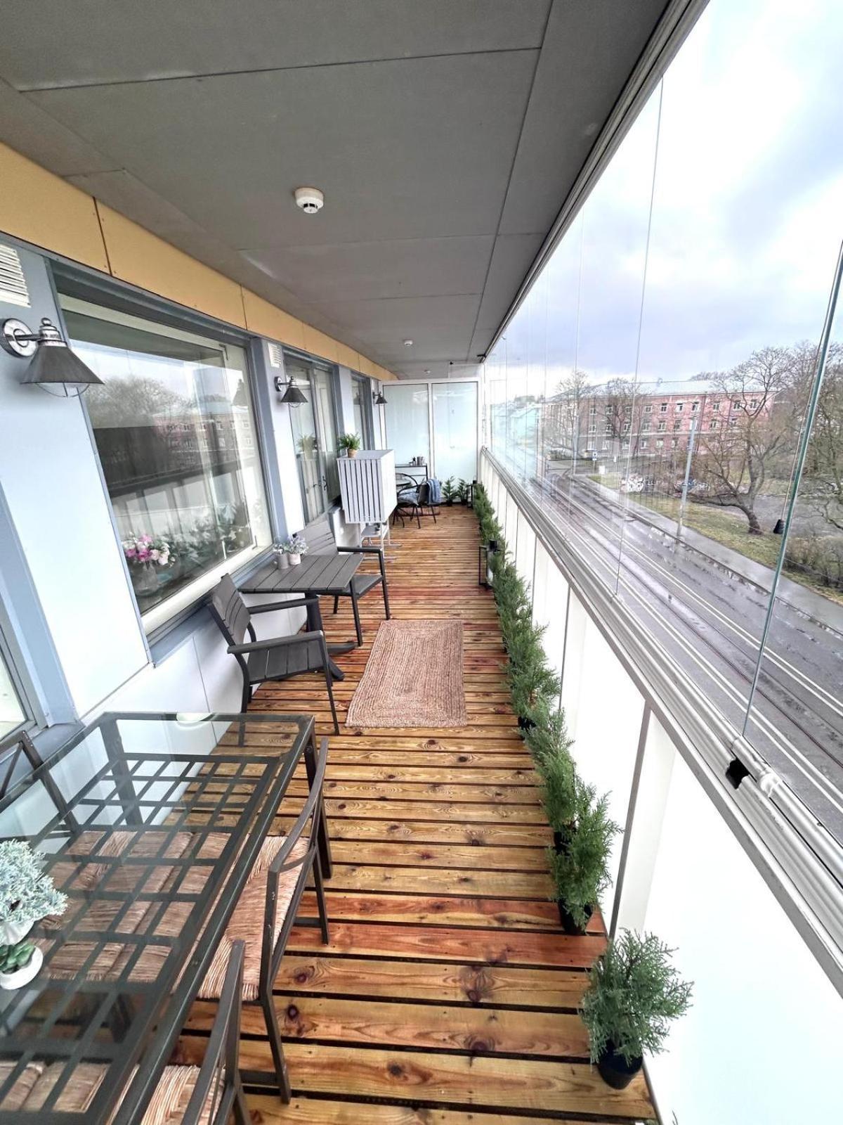 Stella'S Apartment - City Center - Free Secure Parking - Big Sun Terrace - Air Conditioning - Wifi - Tram To The Tallinn Bus Station And Old Town ภายนอก รูปภาพ
