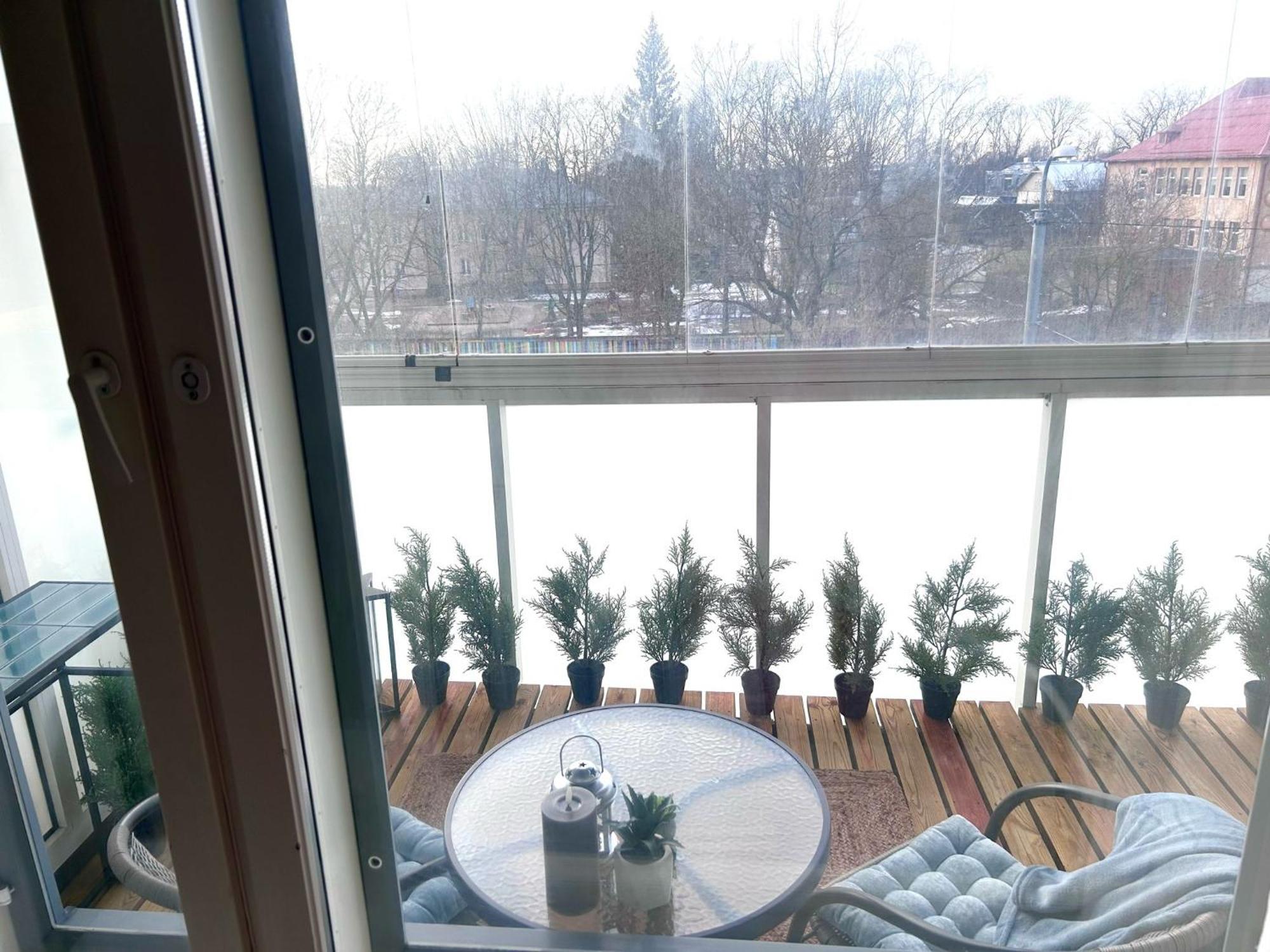 Stella'S Apartment - City Center - Free Secure Parking - Big Sun Terrace - Air Conditioning - Wifi - Tram To The Tallinn Bus Station And Old Town ภายนอก รูปภาพ