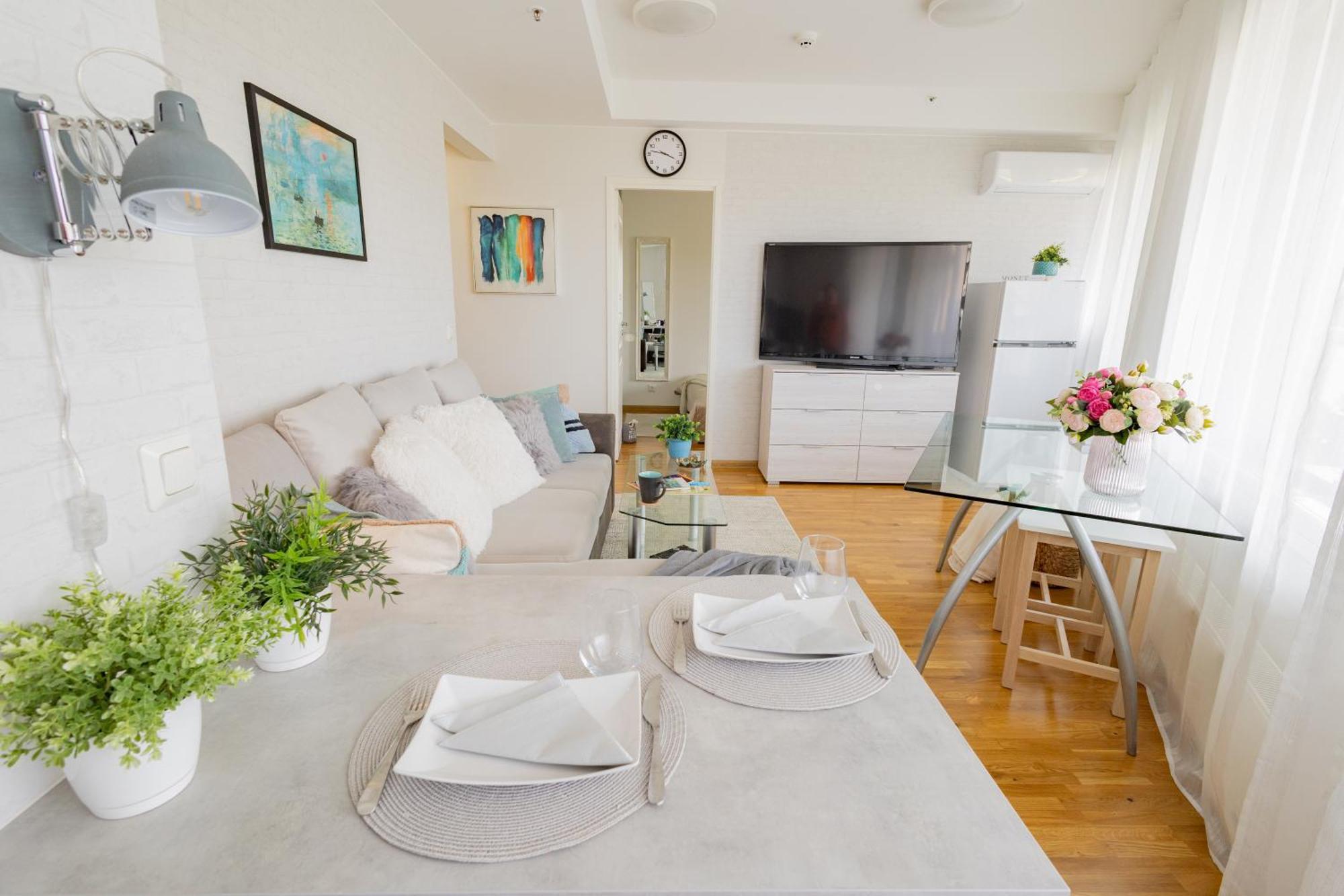 Stella'S Apartment - City Center - Free Secure Parking - Big Sun Terrace - Air Conditioning - Wifi - Tram To The Tallinn Bus Station And Old Town ภายนอก รูปภาพ