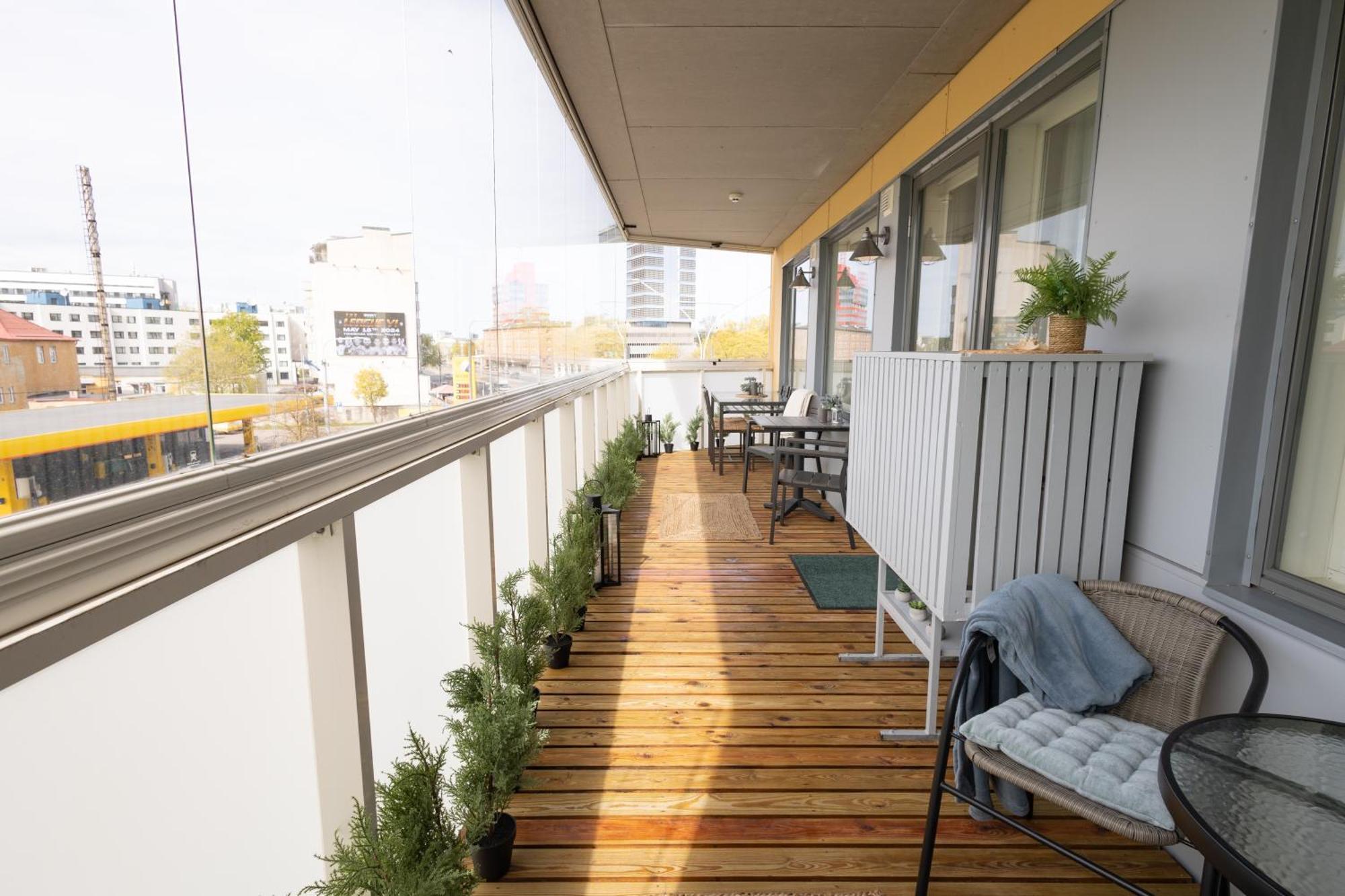 Stella'S Apartment - City Center - Free Secure Parking - Big Sun Terrace - Air Conditioning - Wifi - Tram To The Tallinn Bus Station And Old Town ภายนอก รูปภาพ