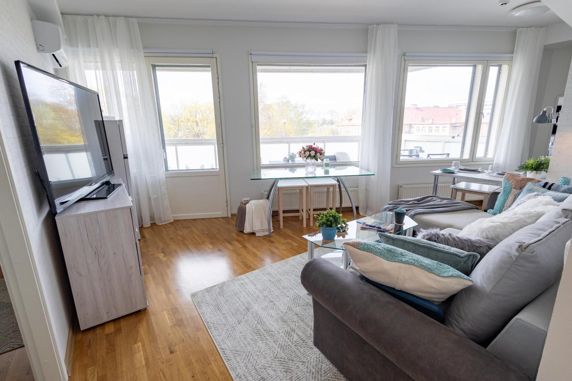 Stella'S Apartment - City Center - Free Secure Parking - Big Sun Terrace - Air Conditioning - Wifi - Tram To The Tallinn Bus Station And Old Town ภายนอก รูปภาพ