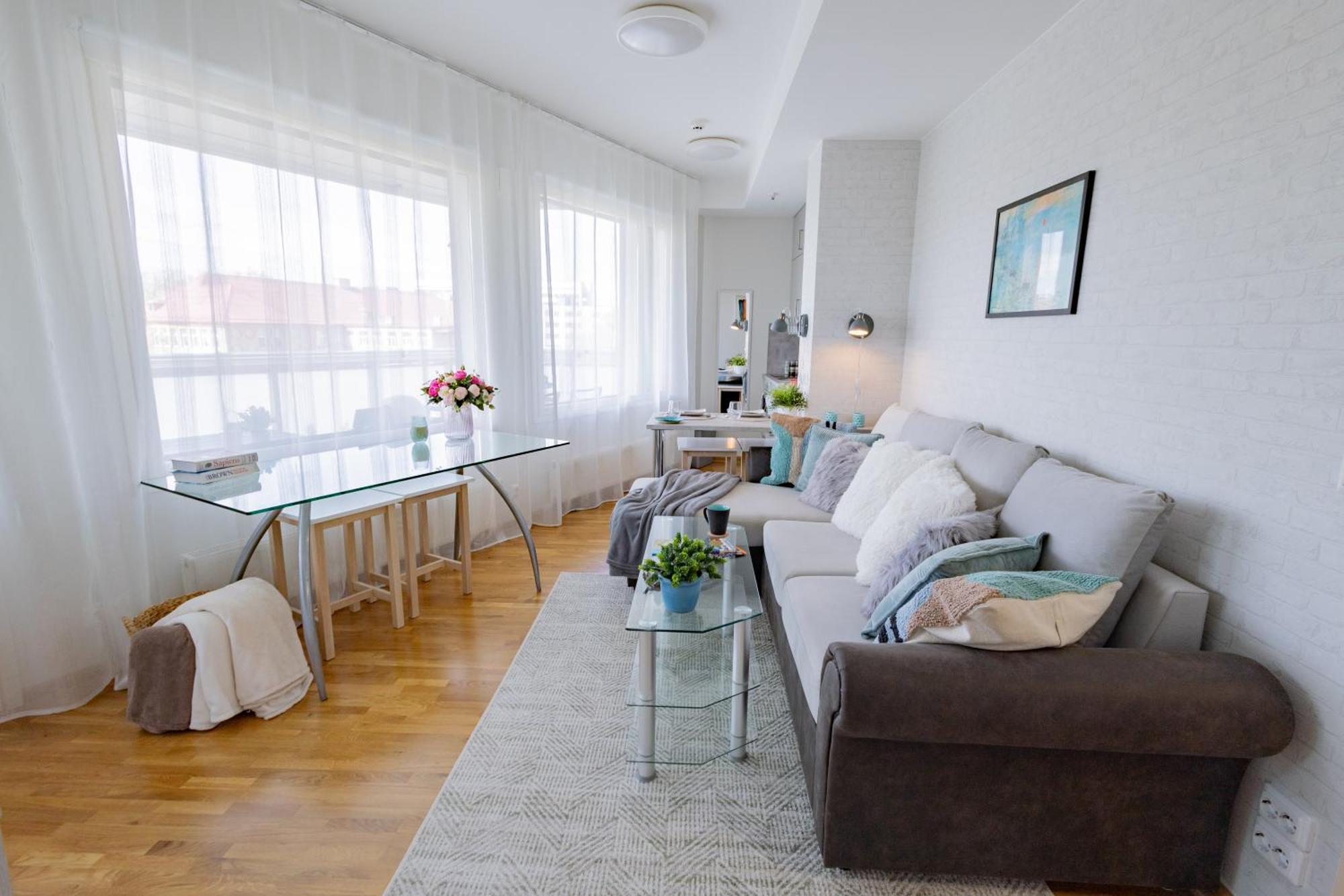 Stella'S Apartment - City Center - Free Secure Parking - Big Sun Terrace - Air Conditioning - Wifi - Tram To The Tallinn Bus Station And Old Town ภายนอก รูปภาพ